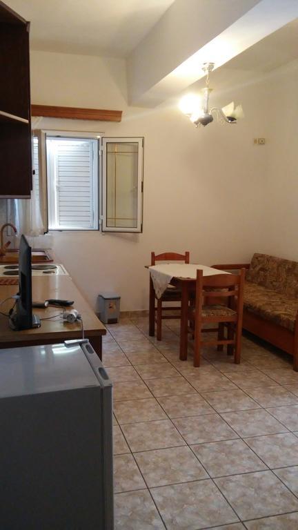 Elena Apartament Sarandë Exteriör bild